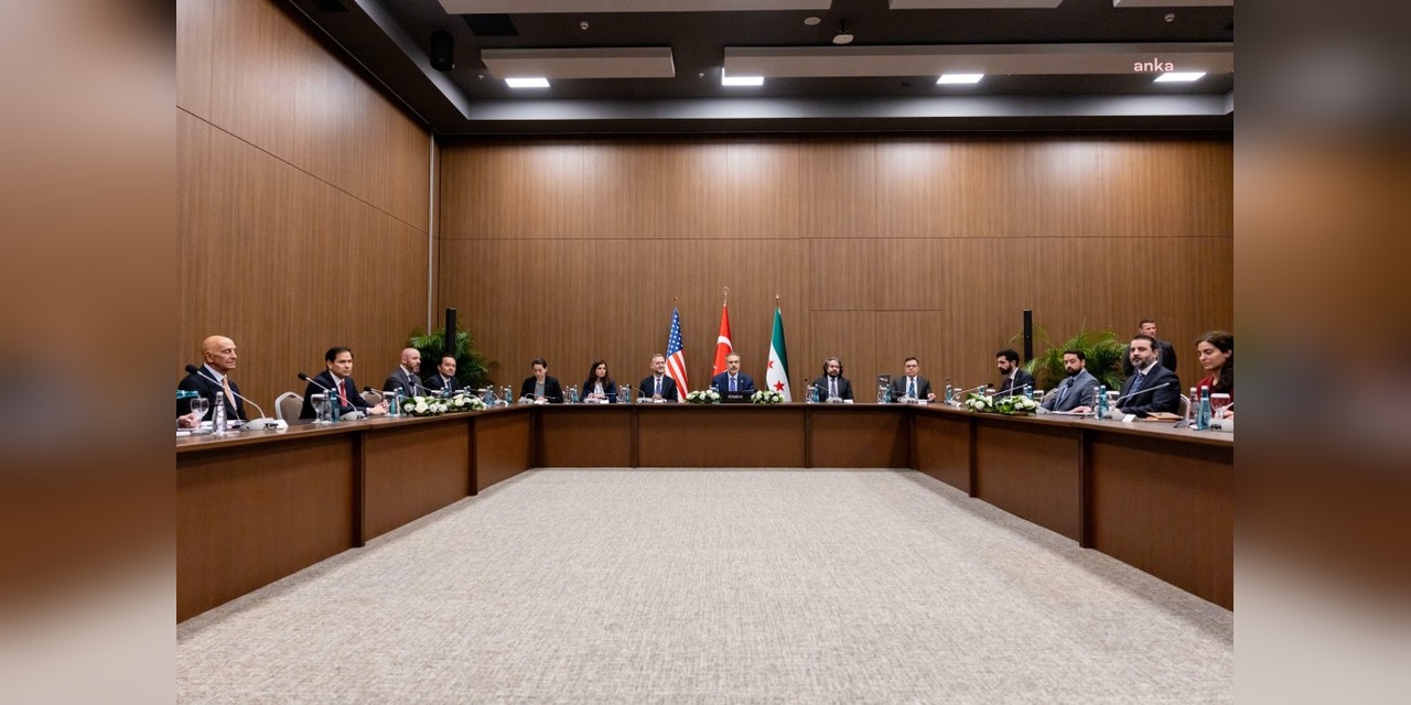 Antalya'da Tarihi Üçlü Görüşme: Türkiye, ABD ve Suriye Yaptırımlar ve İstihbarat Üzerine Görüştü