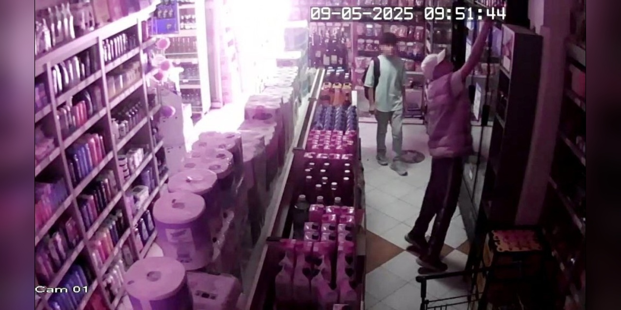 Antalya'da Marketten 4 Bin TL'lik İki Şişe İçki Çalındı