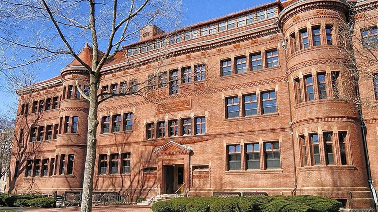 harvard-aa-2347894.jpg