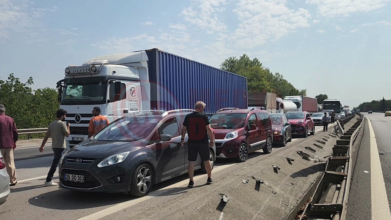 Otoyolda Tir Kazasi6-1