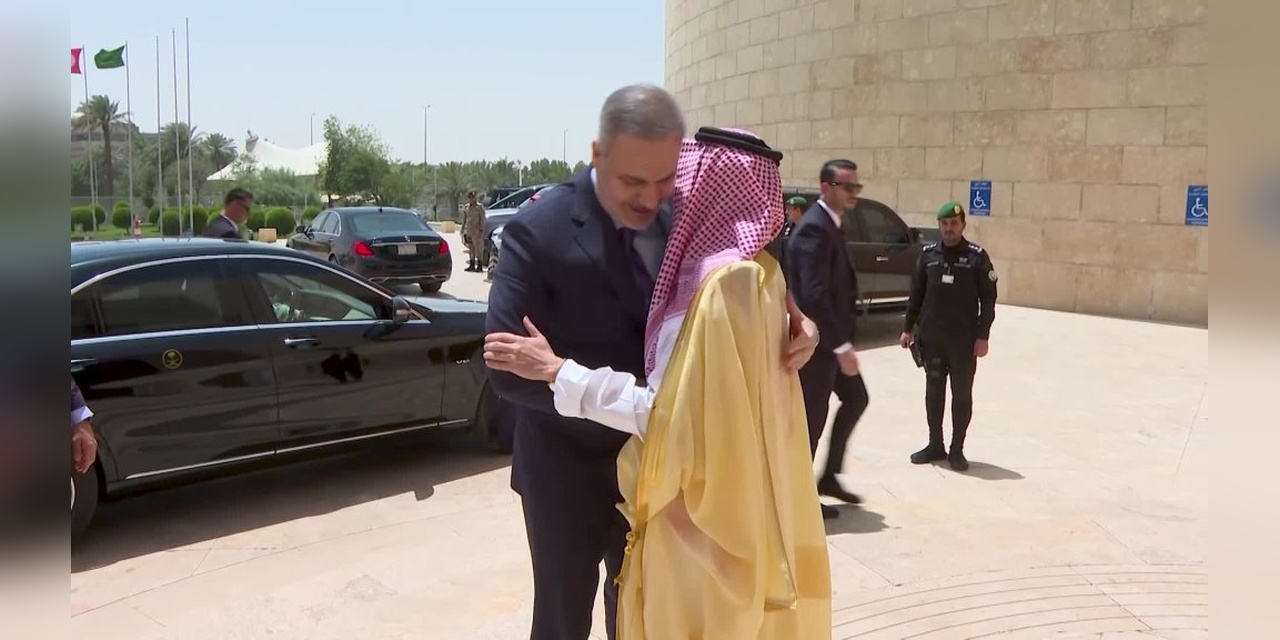 Fidan, Suudi Arabistan'da Bakan Ferhan ile görüştü