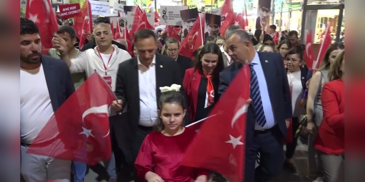 Bornova Gençlik Festivali, Grup Seksendört Konseriyle Sona Erdi: Başkan Eşki'den Özgürlük Vurgusu