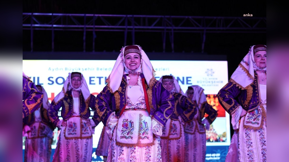 Aydın'da halk oyunları şöleni: Başkan Çerçioğlu'na teşekkür