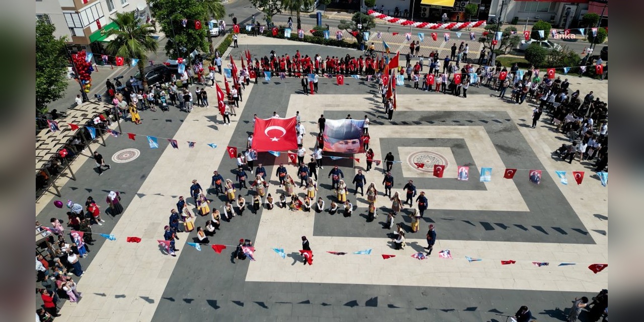 Narlıdere'de 19 Mayıs coşkusu: Atatürk'ün meşalesi yolumuzu aydınlatıyor